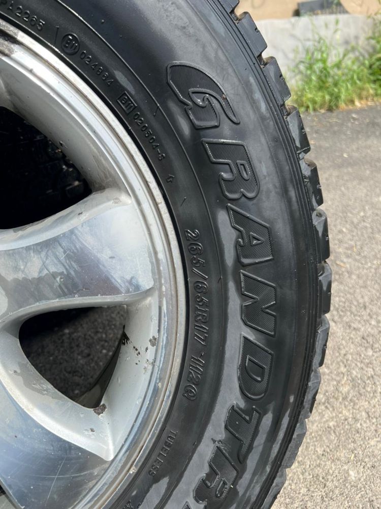 Продам зимние резину Dunlop