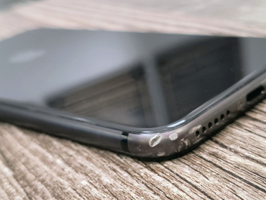 iPhone 8 64GB / 83% батерия