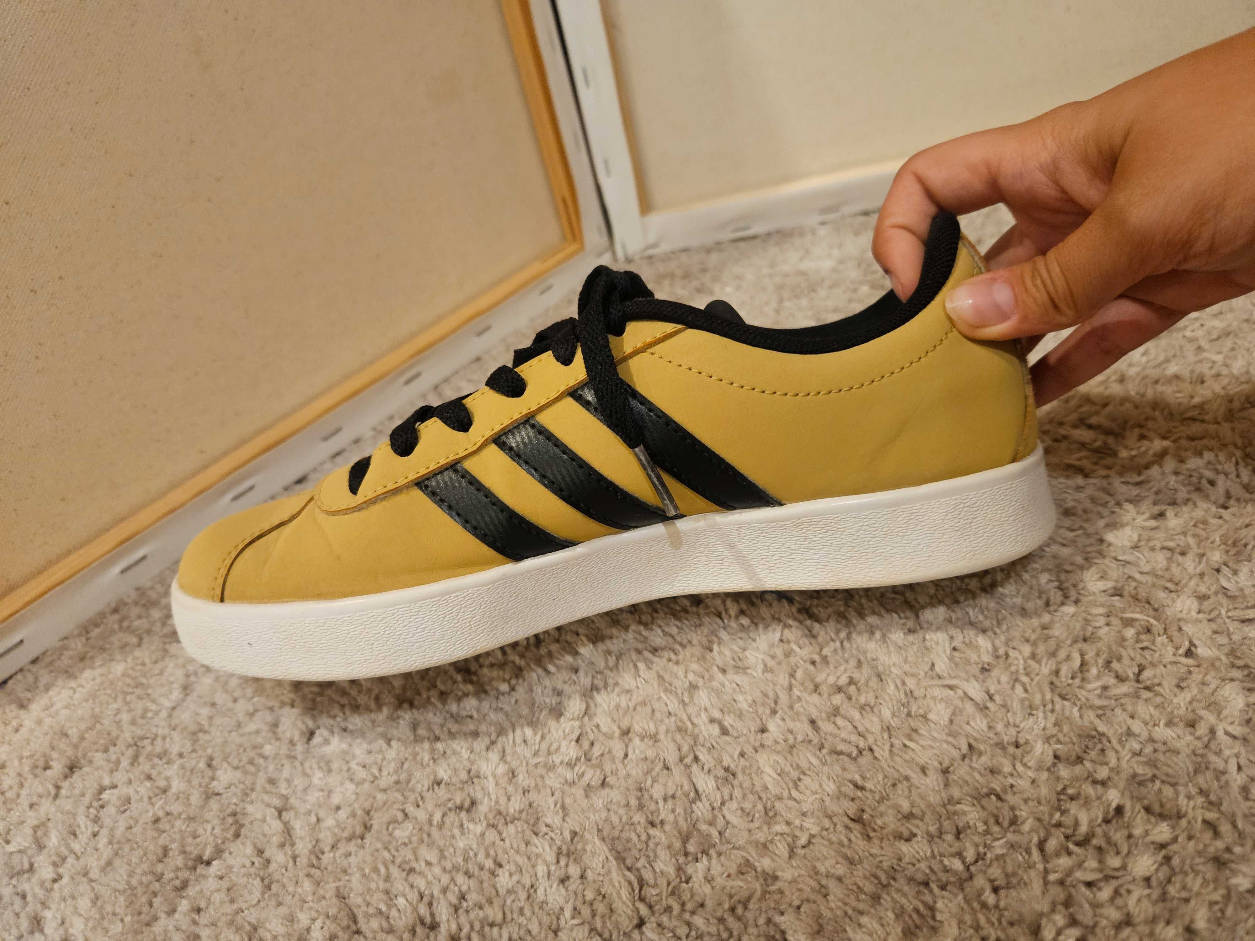 Adidas-цват горчица. Номер - 37 и 1/3.