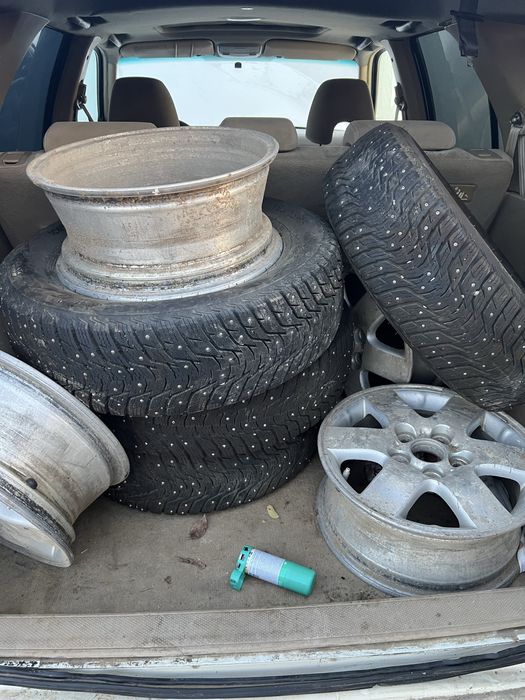 Продам Зимние шины на 15 с титанками