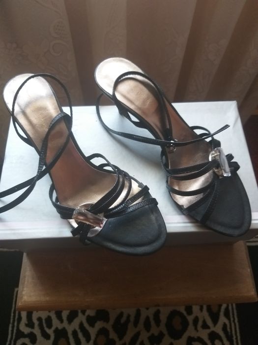 Sandale damă elegante si comode