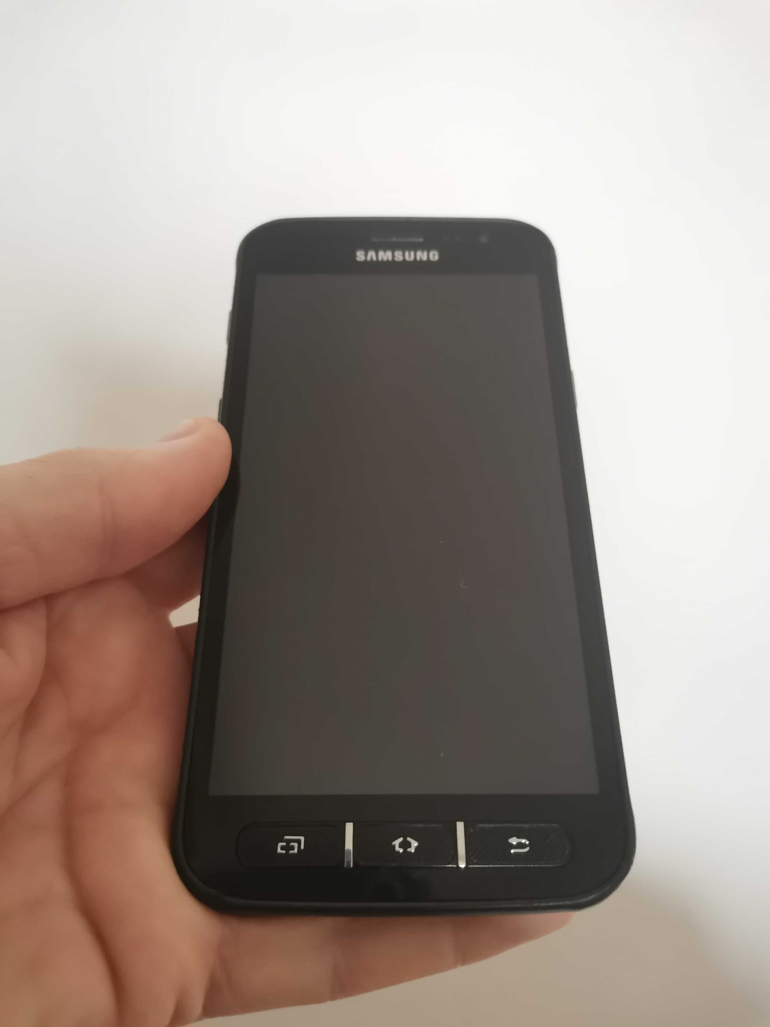 Влаго, прахово и удароустойчив Samsung Xcover 4