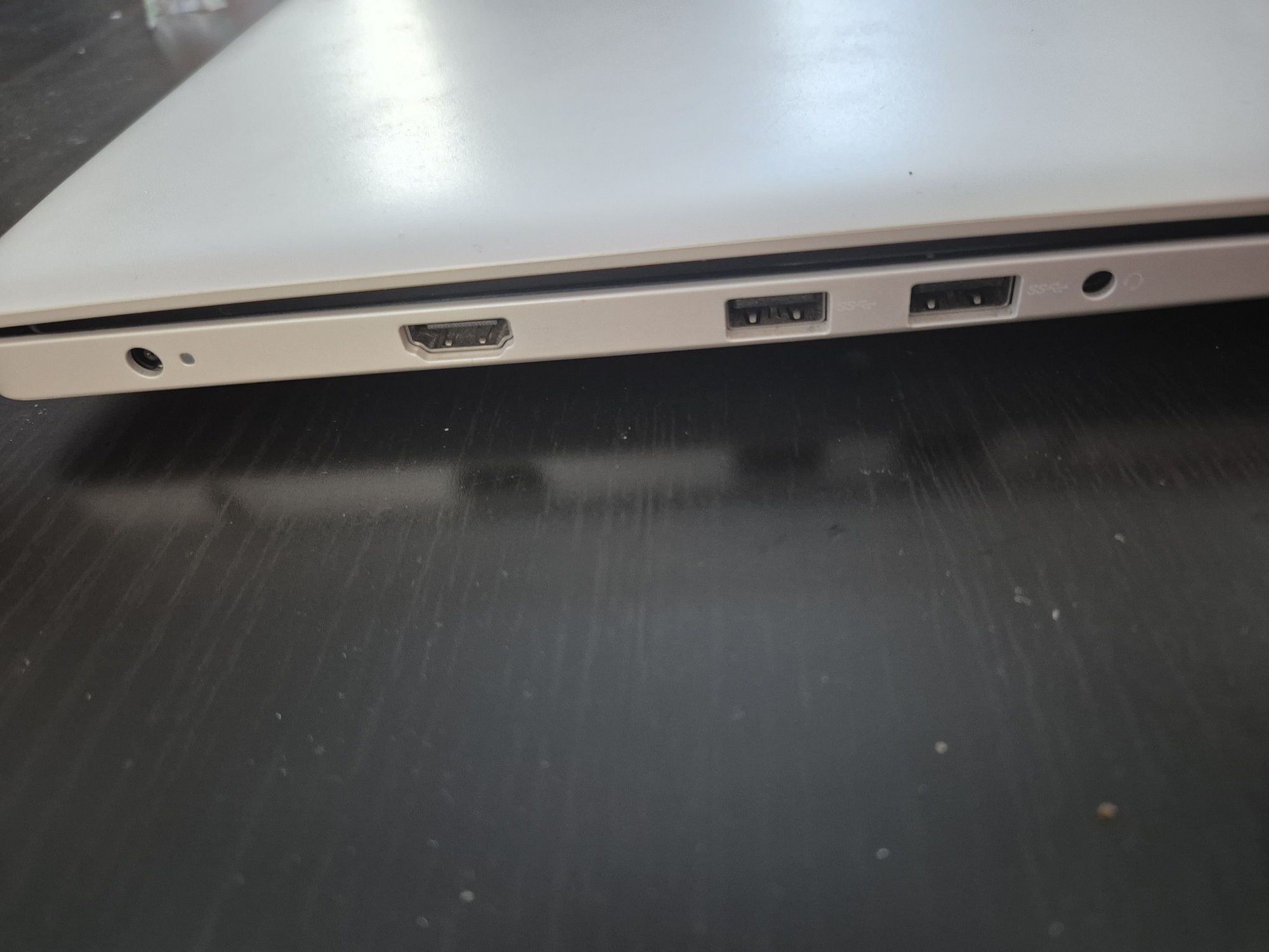 Dell inspiron 3582