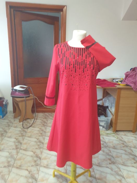 Rochie rosie dama m36