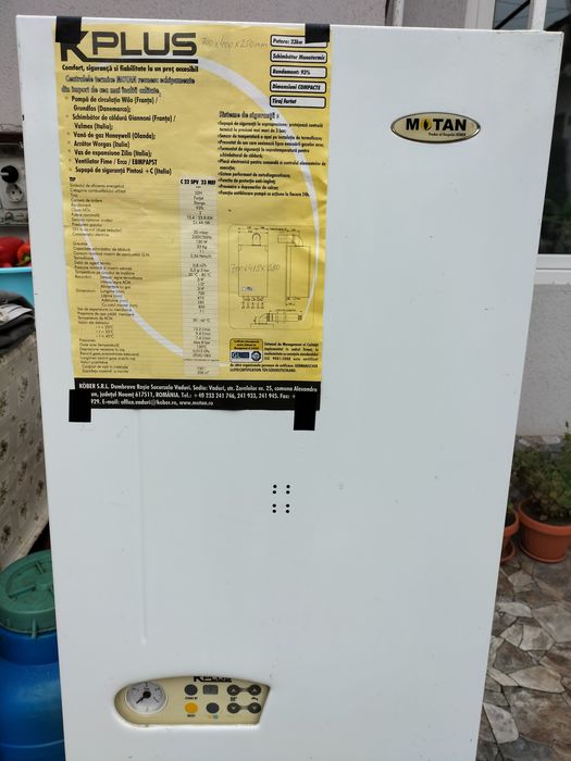 Vând centrala termica Motan