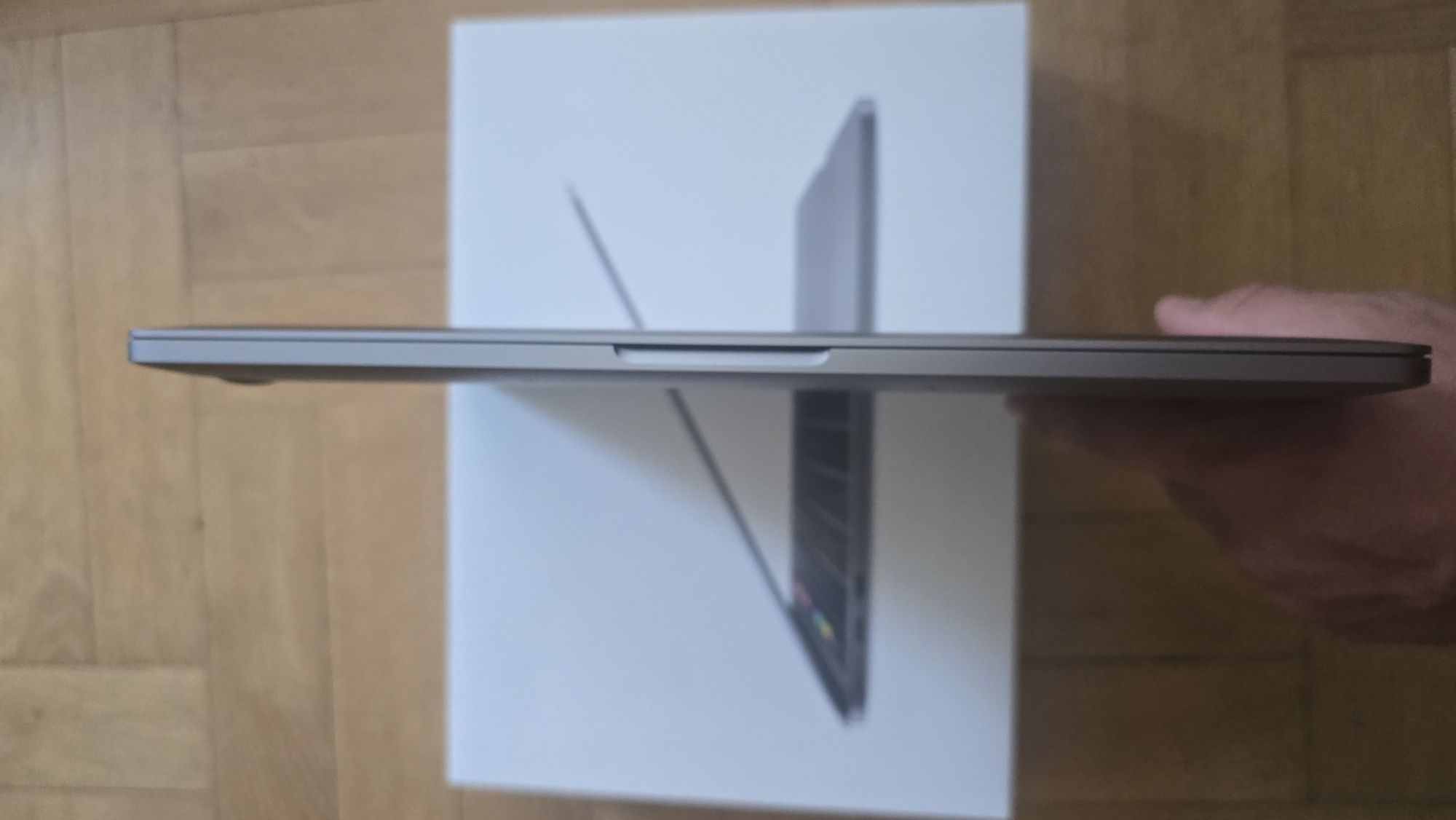 Macbook Pro 13 A2251 2020 i7  2.3ghz 16GB RAM 512GB SSD