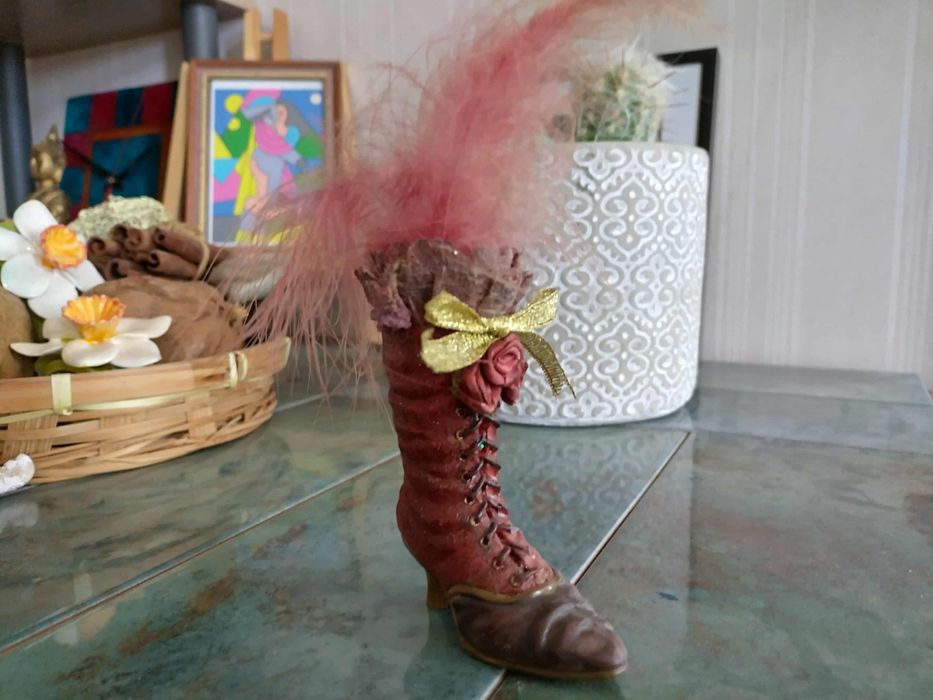 Ботуш с перо от Милано