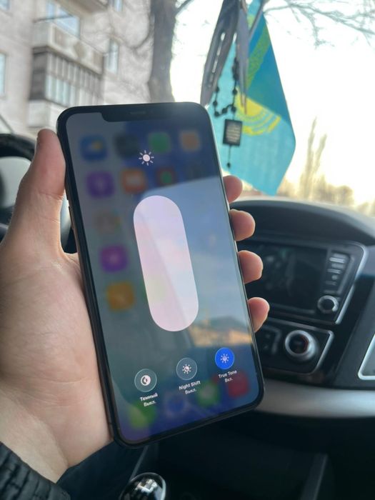 срочно продам Айфон 11 про макс на 64gb!