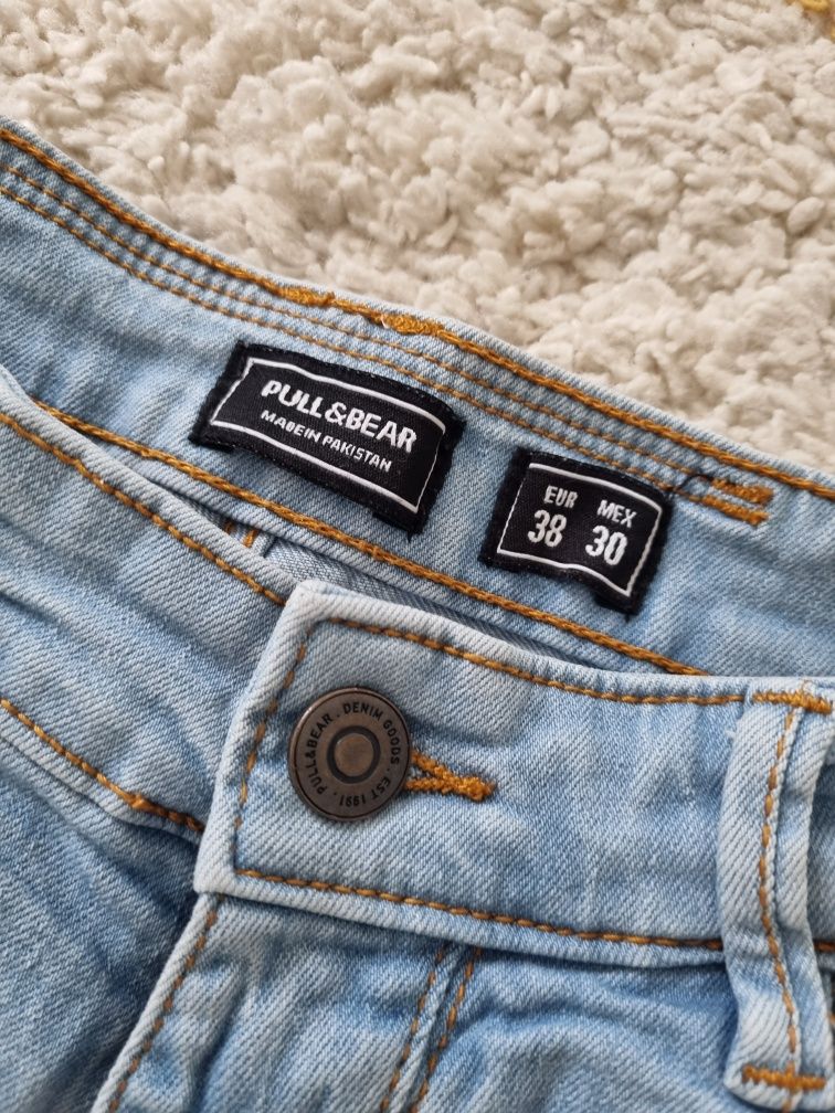 Pantaloni scurți Pull&Bear