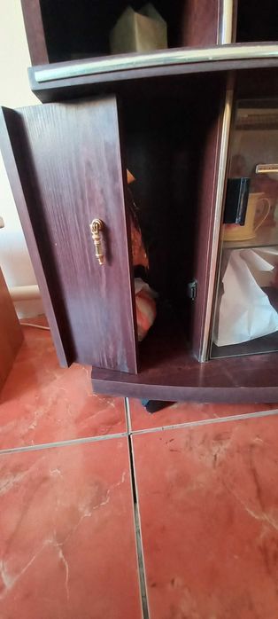 Шкафчик маленький