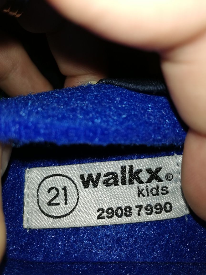 Vand papuci pentru copii