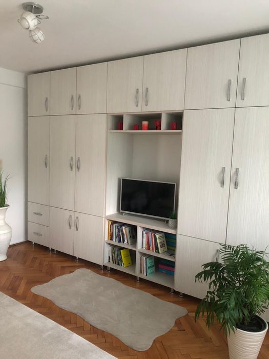 Vand mobila sufragerie