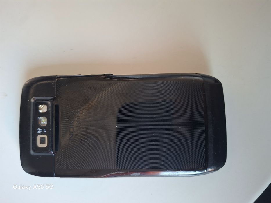 Vand telefon nokia E71