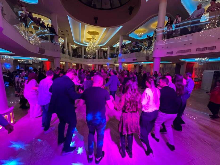 Dj. Evenimente : Corporate , Nunta , Botez , Majorat , Petrecere .