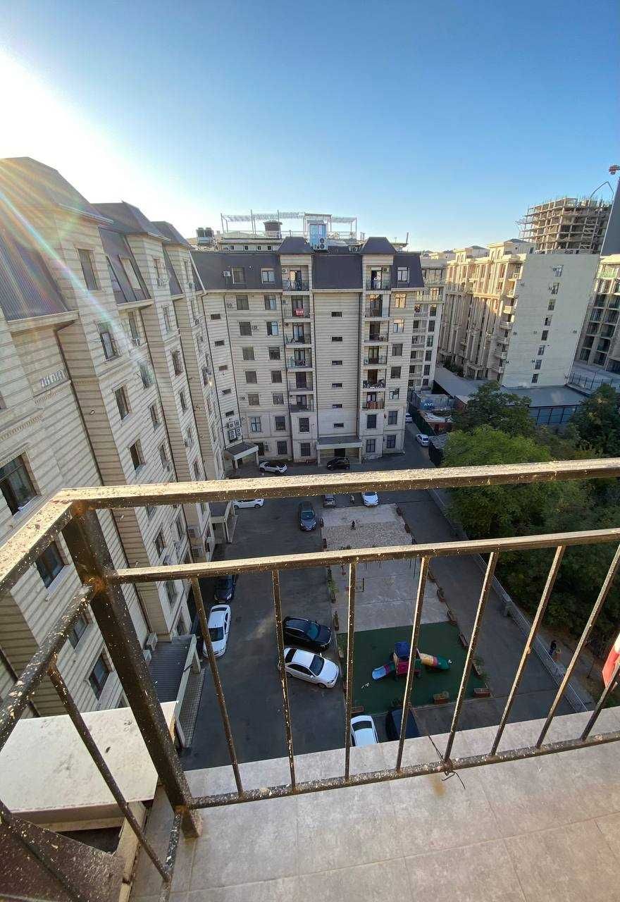 3-комнатная квартира на Мирзо-Улугбекском, 70 м² Макро Паркентский