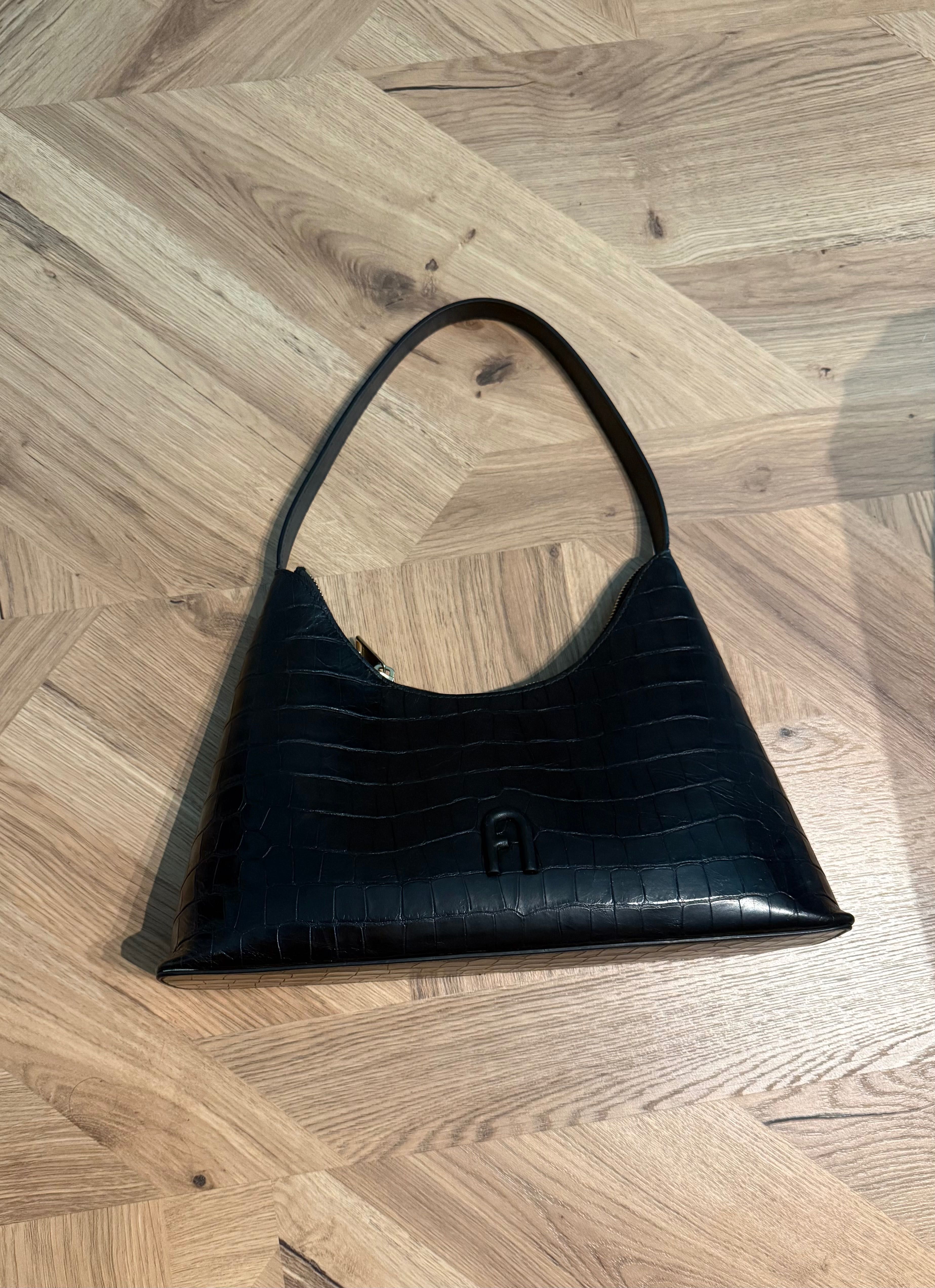 Оригинална чанта FURLA DIAMANTE