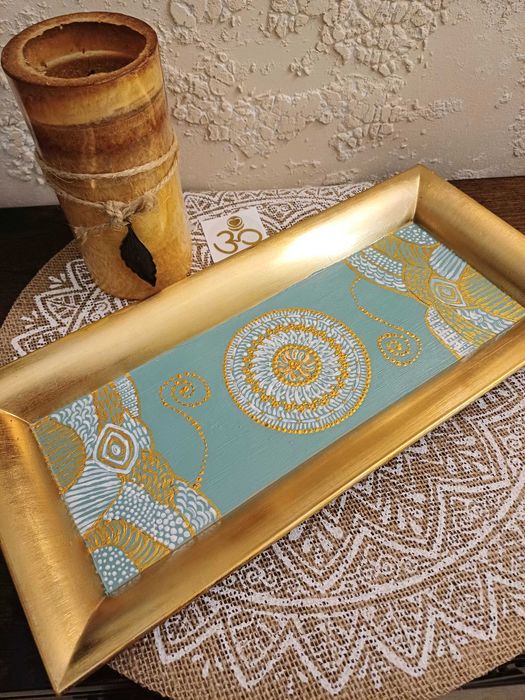 Ръчно рисуван поднос