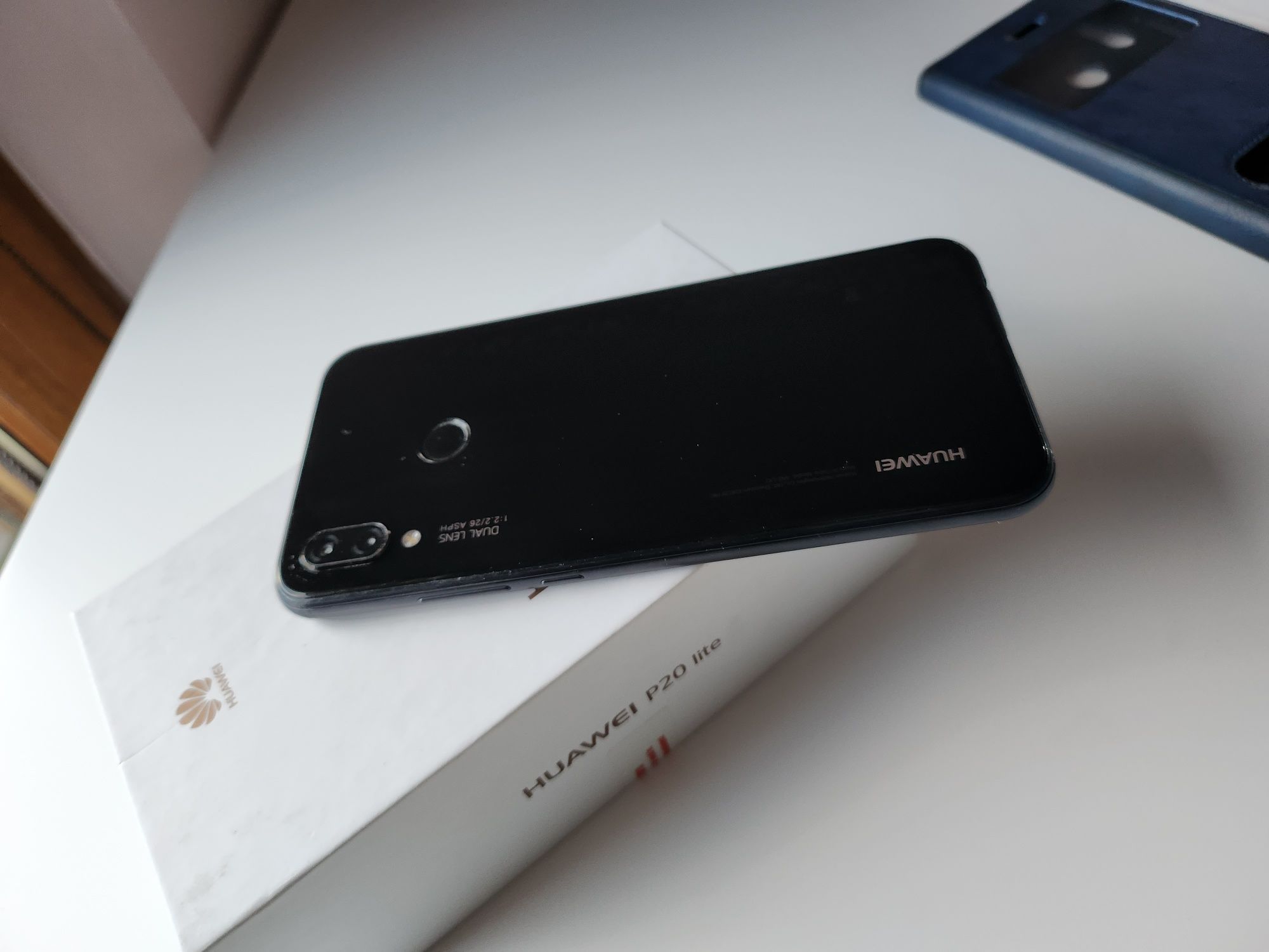 Телефон Huawei P20 Lite, 4gm ram, 64gb вътрешна памет