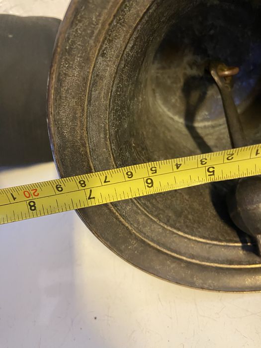 Поставка за цветя и камбана стари бронз