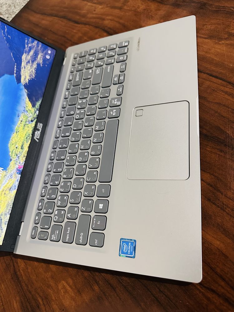 Asus noutbuk holati ideal narxi arzon