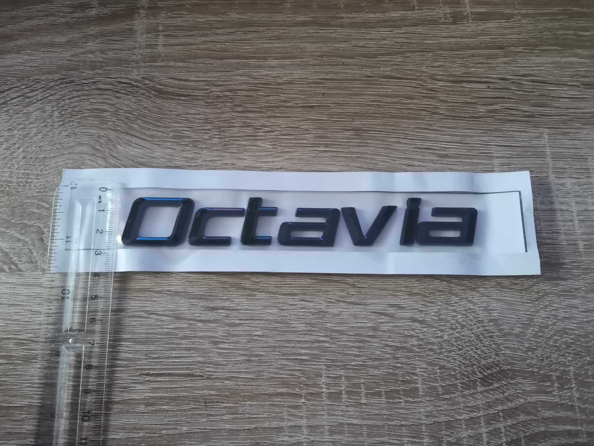 Skoda Octavia черен надпис стар стил