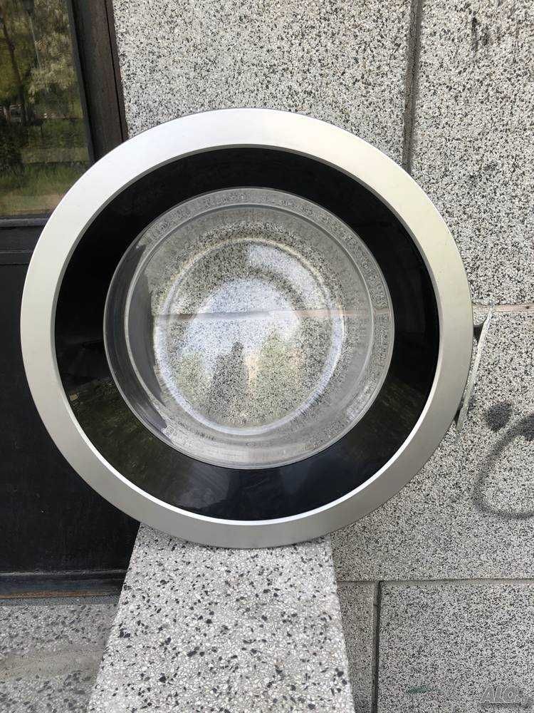 Продавамe барабани , кръстачки и люкове за перални Ariston - Indesit
