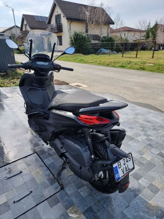Scuter Piaggio Beverly 400