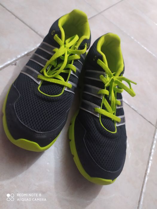 Adidasi adidas stare foarte buna