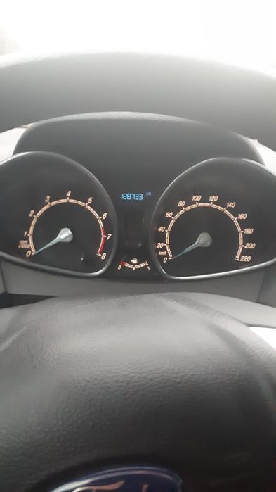 Vând  un Ford B  Max