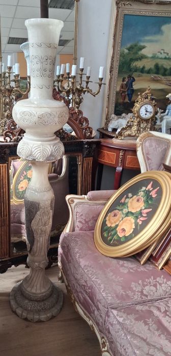 Ваза  с пиедестал