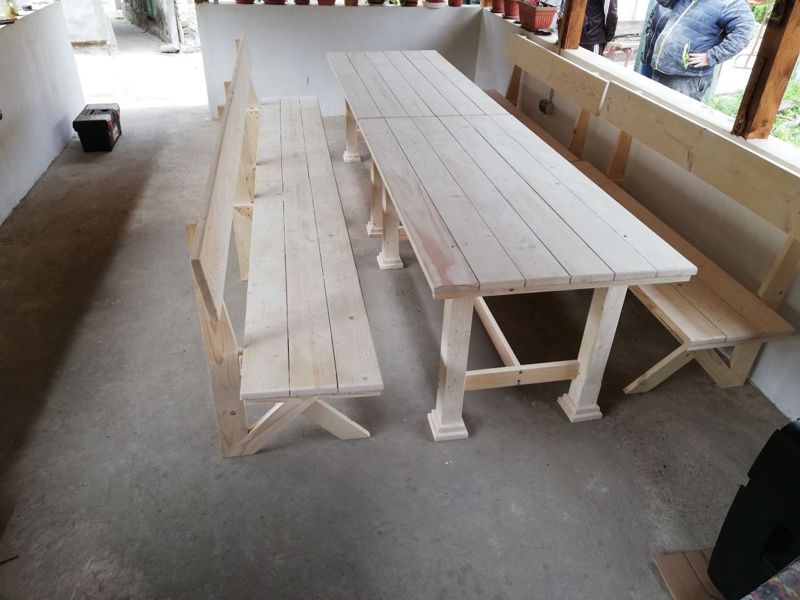 Баварски комплект маса с две пейки