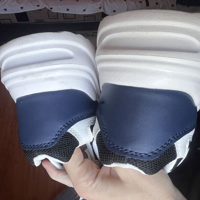 Adidasi sport ca noi