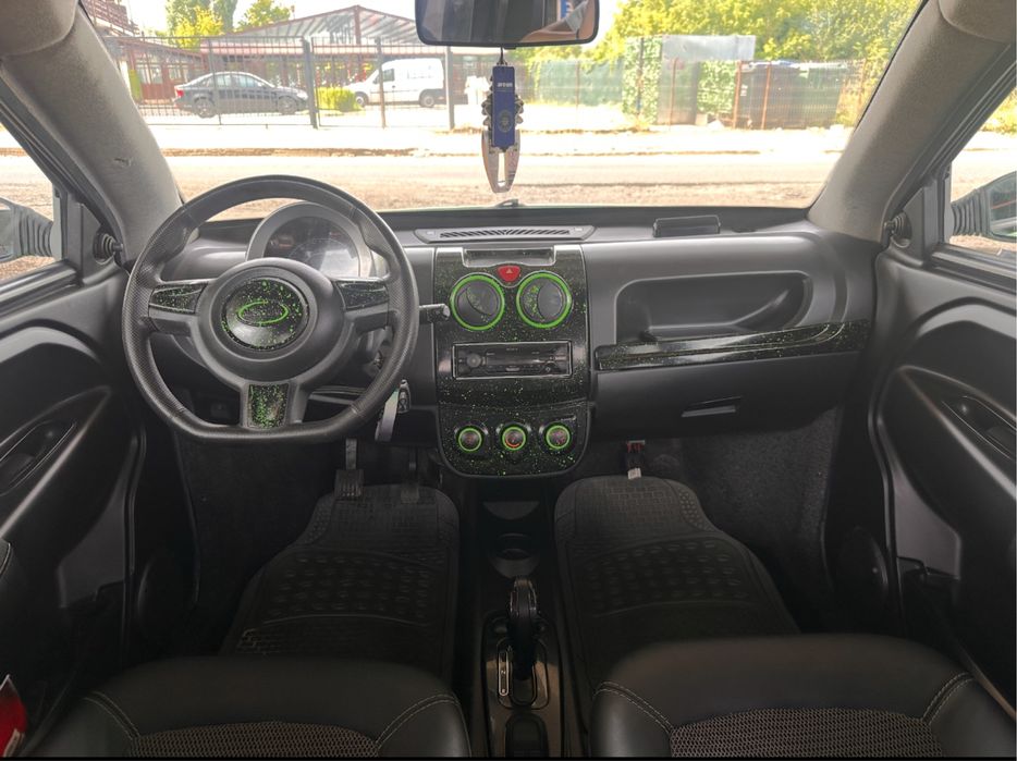 Microcar M.GO Family 4 locuri 21 cp Unic Se poate conduce de la 16 ani