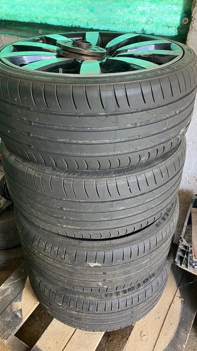 Anvelopa de mașină cu geanta