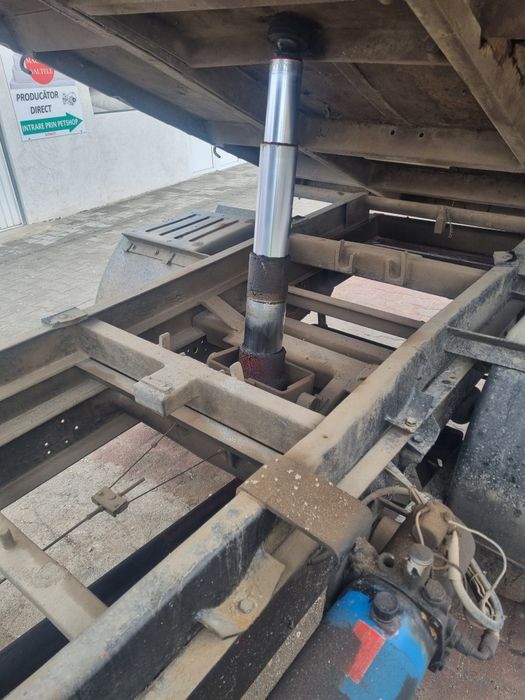 Iveco /2002/basculabil 3 parti