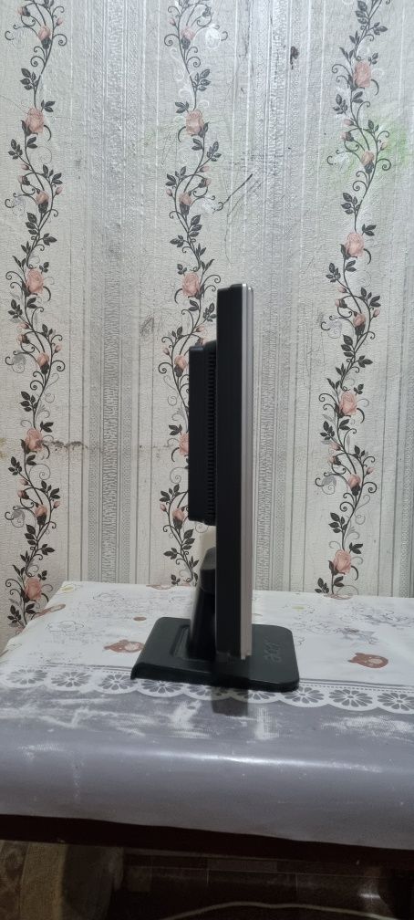 Продам монитор acer