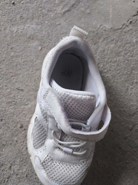 adidasi fetite marca HM