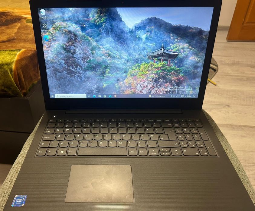 Laptop Lenovo V130-15IGM - 4GB RAM, 1TB HDD - Funcţional,