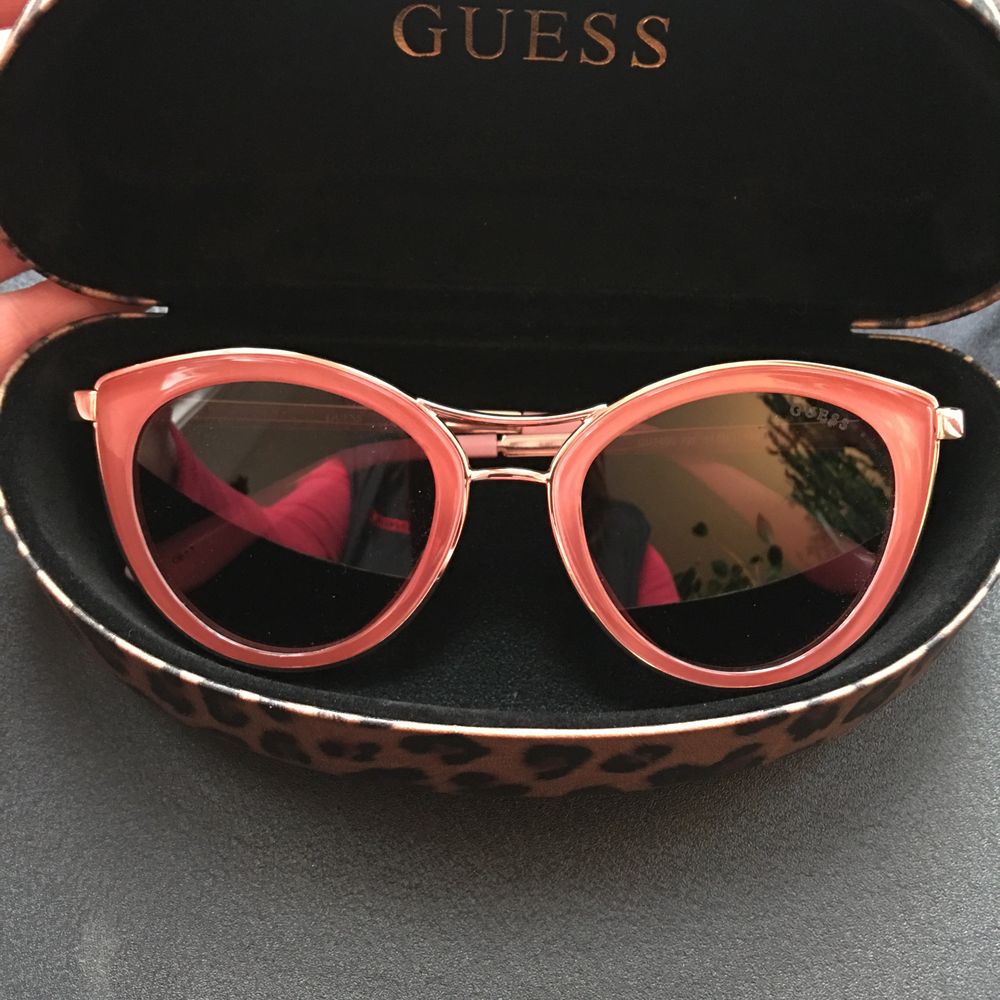 Слънчеви очила Guess