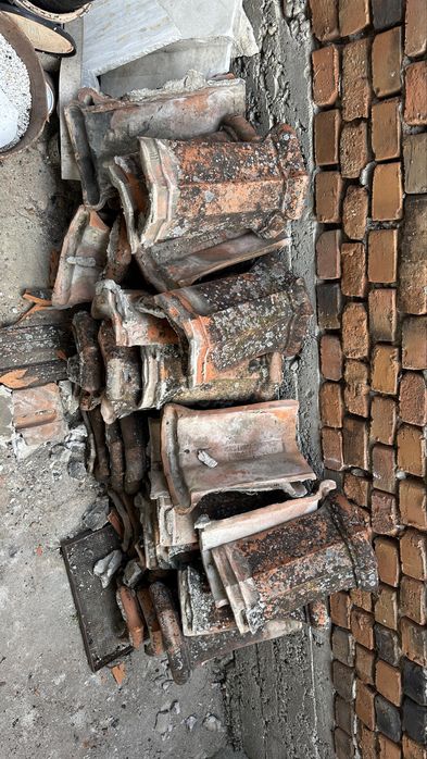 Coame ceramice pentru țiglă – vechi, din lut ars 60 bucati