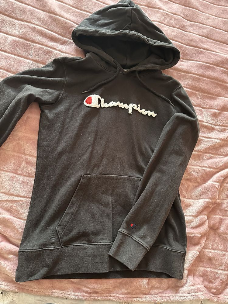 Оригинални суитшъри tech fleece и champion