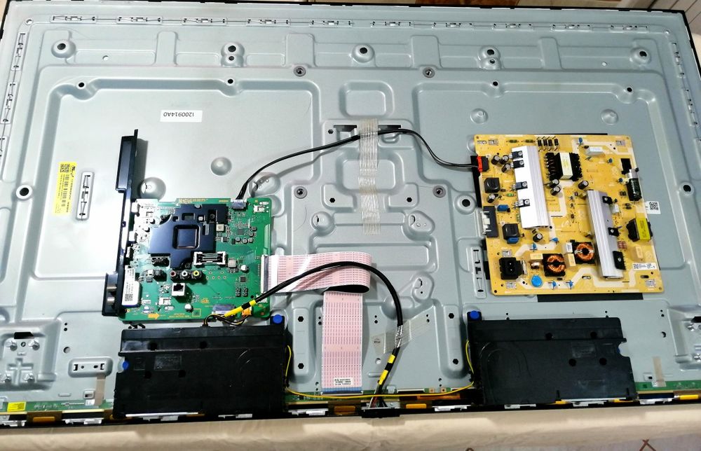 Televizor Samsung 50Q60TA, 125cm, Smart, 4K Ultra HD, QLED,defect