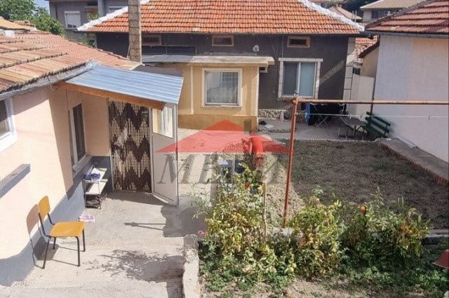 Продавам къща в Турската махала град Свищов 45 000лв.