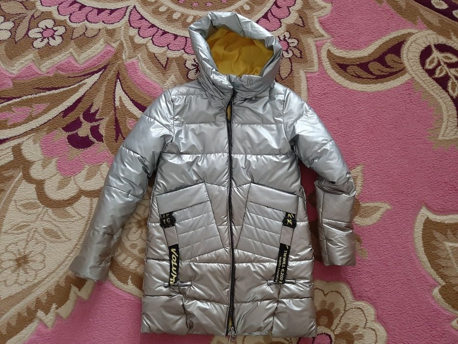 Куртка осень-весна, для девочки 10-11 лет.
