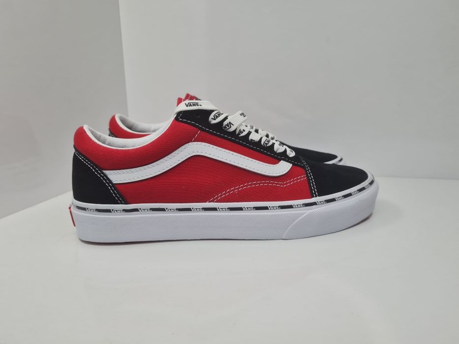 Кецове Van's 

Чисто нови с кутия.

Размер 41 стелка 26.5 см

Цена: 79