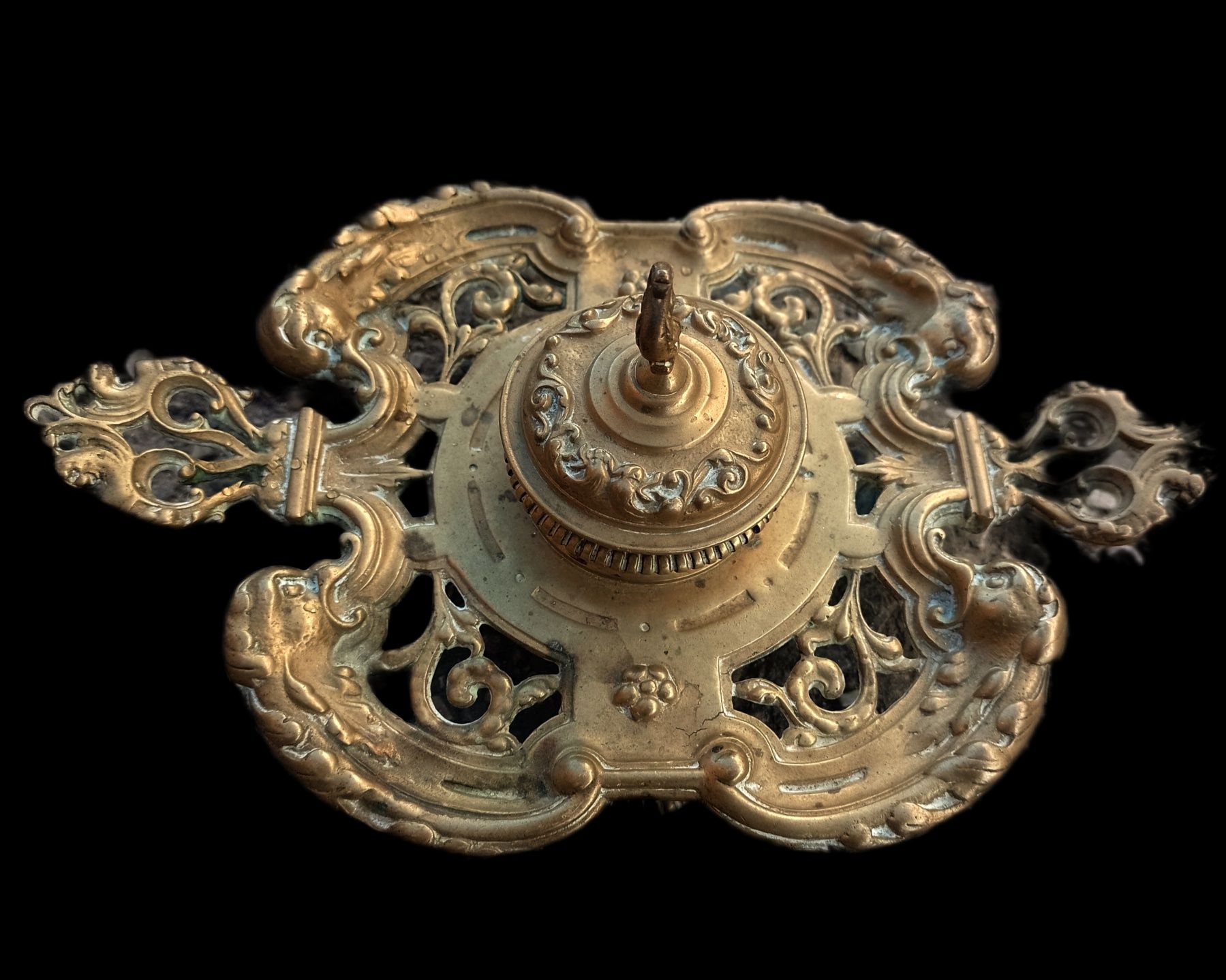 Tușiera din bronz masiv in stilul Baroc piesa cu o lucrătură de o foar