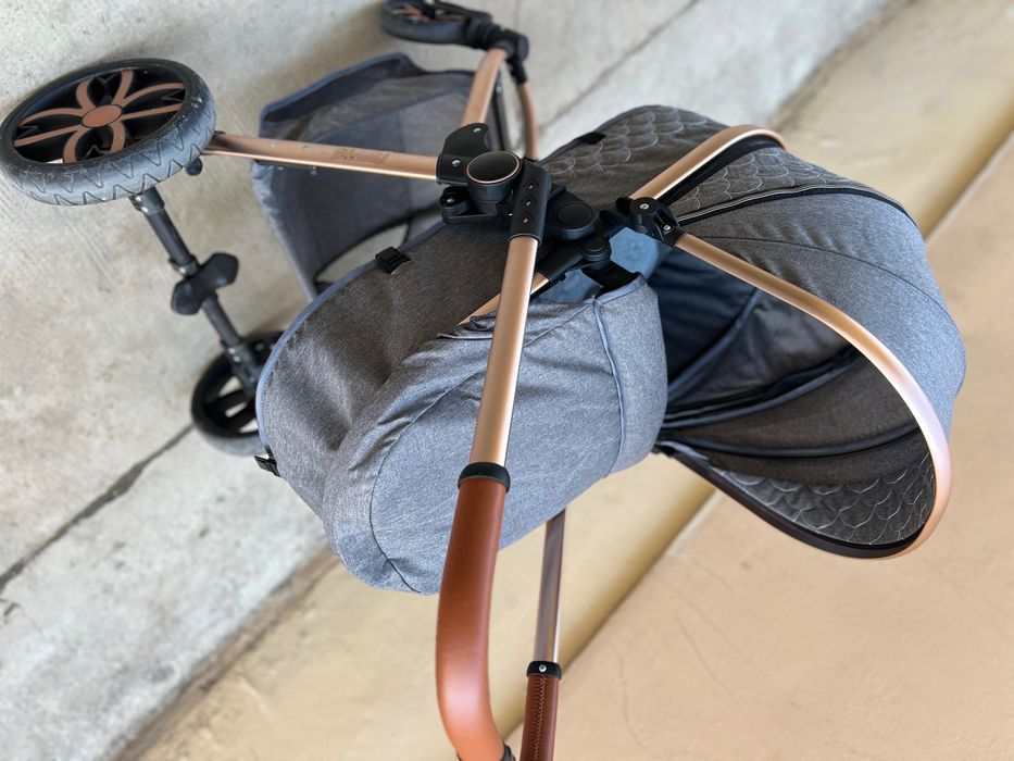 Vând cărucior 3 în 1