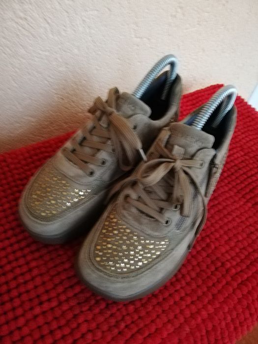 Adidași Helvesko nr 38 piele damă