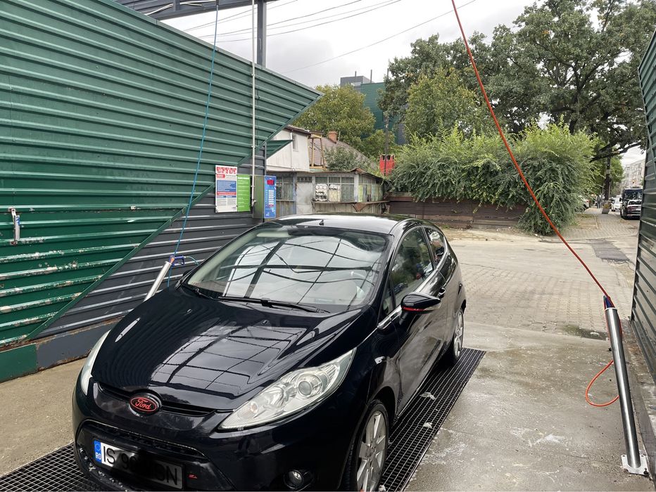Ford Fiesta Negru