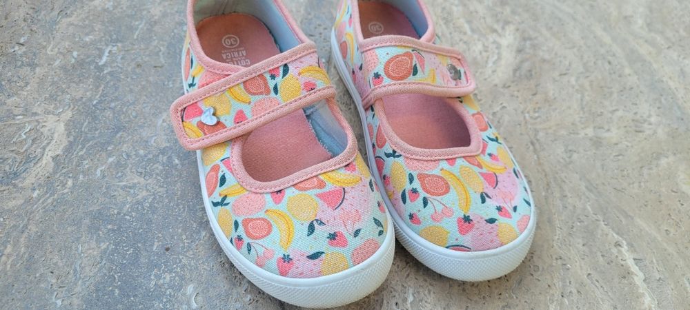 Teniși fete, tare drăguți și de calitate, mr.30